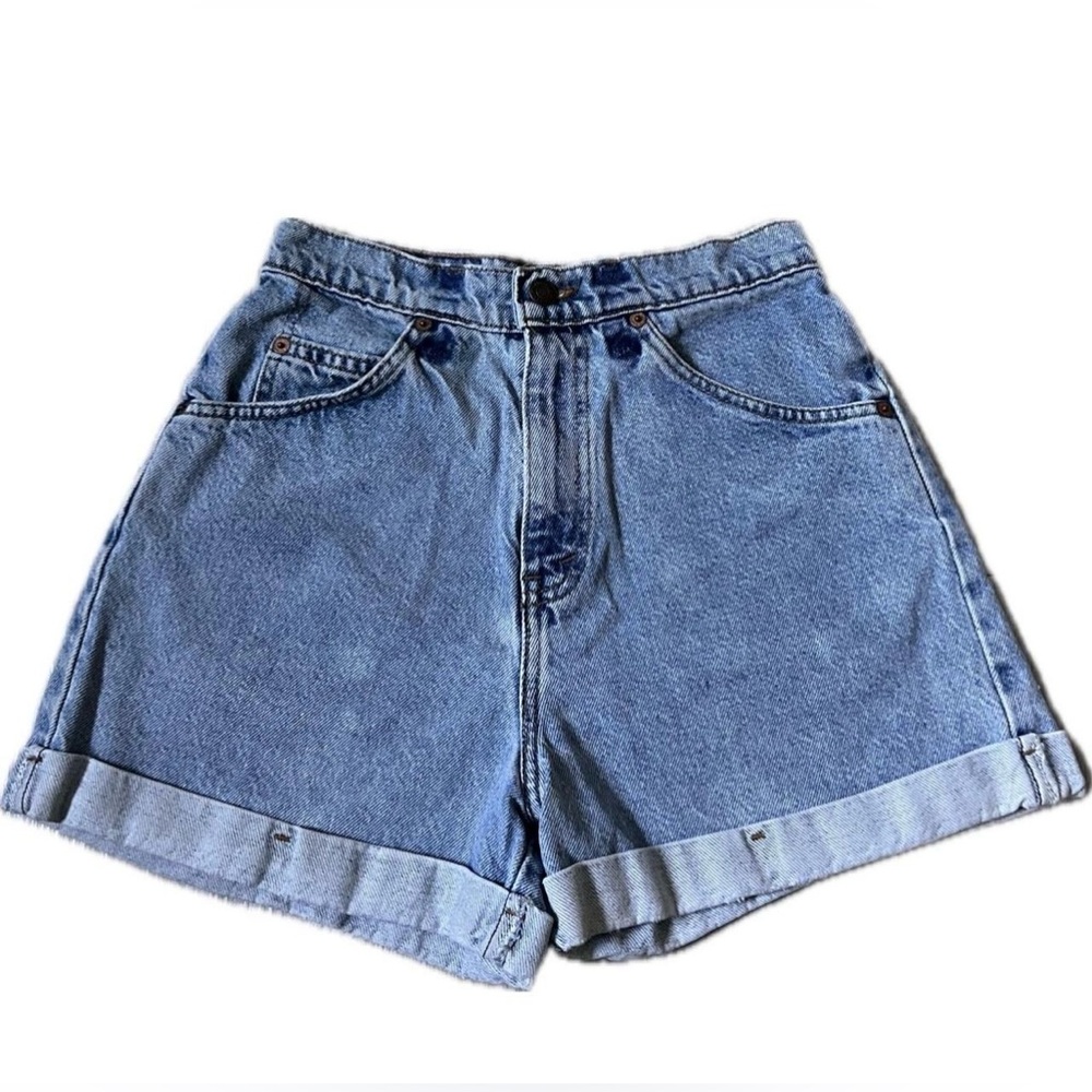 LEVI DENIM SHORTS